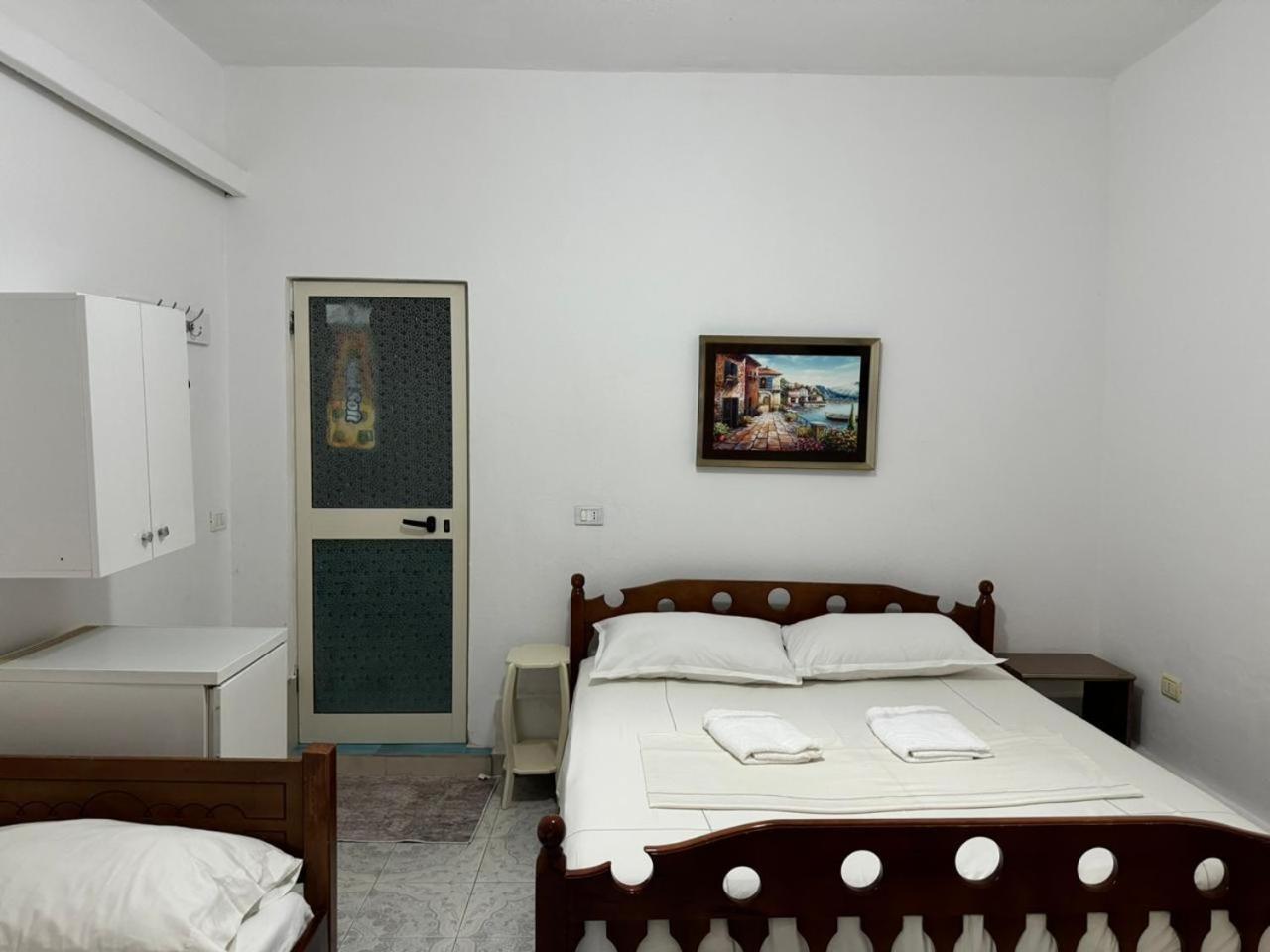 Guesthouse Novi Durres Bagian luar foto